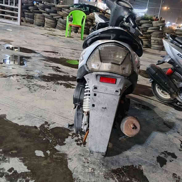 السلام عليكم ماكس عدله نكره سلف بكل وقت ومكينه خير من الله فقط بيها جكجه خفيفه يمكن زنجيل دراجه كلها بلادي وكلها شغاله مابيها نقص قفل ب٥٠٠ قفل او مراوس مكاني حي أور بغداد رقمي ***********
