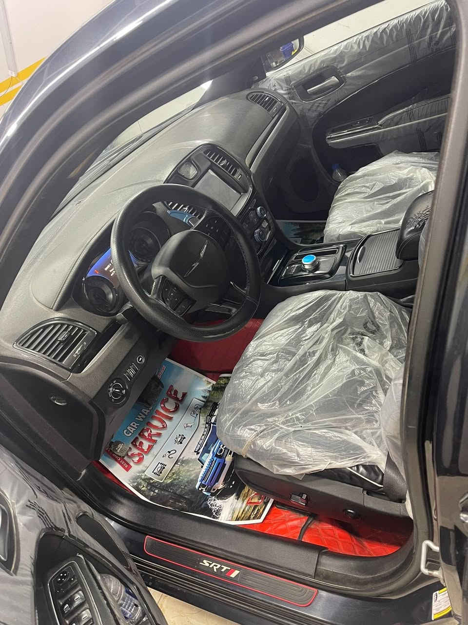 كرايسلر (اوباما) رقم بغدادالجديد
الموديل 2019اصل🪬

                

المسافة المقطوعة٩٠ميل   فقط 
اللون اسود غير محدد
حجم المحرك 3600

السيارة -  حادثها بارد بل جملغات الخلفيه 

مواصفات السيارة
•  حساسات امامية . 
•  مصابيح امامية زنون مع  بلوجكترLED . 
•  ويل قياس 18 أنج . 
•  حساسات خلفية .  . 
•  شاشه كبيرة مع نظام ملاحة نفكيشن GPS .
•  سستم صوت كامل مع دمام خلفي 
•  كراسي جلد طبيعي شعار S
•  مقاعد أمامية كهربائية عدد 2 .  . 
•  مقاعد أمامية تبريد وتدفئة . 
•  تشغيل عن بعد .  . 
•  تدفئة ستيرن . 
•  محدد سرعة .  . 
•  كاميرا خلفية دوارة.  
•  دخول ذكي (بصمة) 245 وبيها مجال
رقم *********** بغداد الطالبيه
مكلف ب النشر
