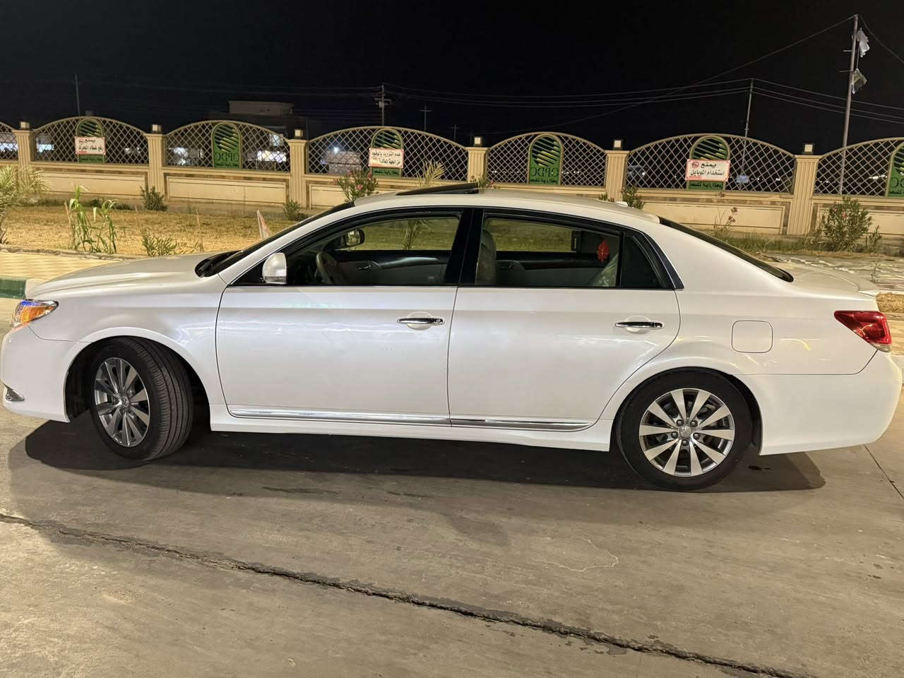 #رمضان كريم الفخامة_اليابانية
تيوتا افلون موديل 2012 فول مواصفات قطعتين صبغ جماليه مكفوله من الضربه وكافه الاصواليات 
داخل بيجي جلد كأمره شاشه فتحه  تحكم ستيرن مثبت سرعه كشنات كهربائيه تبريد ثلج حداده تخم تاير مكينه 6V3500 
عنواني ميسان العماره سياره جديده ماشيه180كم حقيقي تواصل ***********
سعرها $185مناسب بالعافية عليا ياخذه
