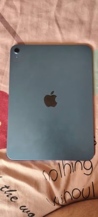 ايباد a16 ذاكره 128 لون بحري  بطارية 100% عدد الدورات 57 شهر استعمال د...