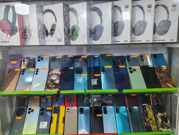 مركز الحوراء عليها السلام للهاتف النقال يقدم لكم كافة الاجهزة الجديدة و المستعملة بأسعار مناسبة....
◀️ مجموعة من اجهزة الايفون الاصلي والوكالة مع الضمان الحقيقي
◀️ اجهزة اقتصادية تبدأ من 40 الف صعوداً
◀️ اجهزة متوسطة وأخرى #فلاكشيب بأسعار مناسبة
◀️ ايبادات وتابلتات بأقل الأسعار...
◀️ اكسسوارات لكافة انواع الاجهزة الحديثة والقديمة...
◀️ ورشة صيانة احترافية ودقيقة...
العنوان الناصرية الحبوبي مقابل جامع الشيخ الناصري قرب أسواق البنفسج ➡️
📱 ***********
