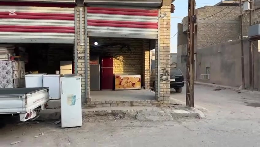 السلام عليكم بيت للبيع ١٧٥ متر طابو صرف ركن
العنوان حي طارق شارع الوسط مقابيل اسواق دادا على شارع 15 
الرقم ***********

