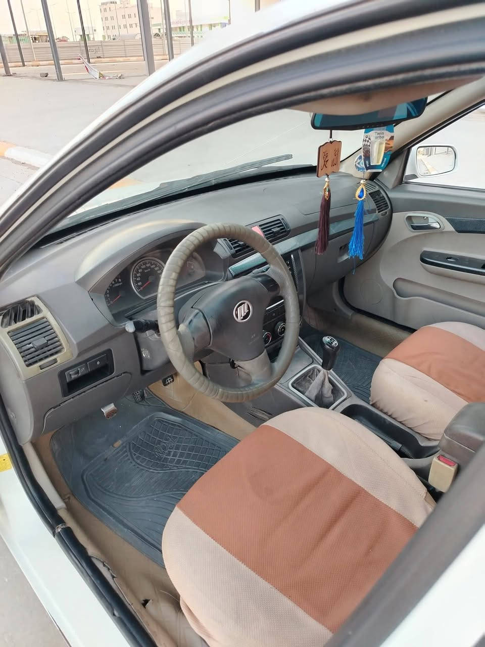 بسبب الوعود الكاذبة أعدت النشر
السلام عليكم
من رخصه الادمن نرجو الموافقه على النشر
ليڤان للبيع
موديل 2011
كفاله عامه تحويل ثاني يوم
السياره بااسمي مشروع وطني
اي نقص لايوجد
السعر 38وبيها مجال حق الجيه 
التواصل على الرقم
***********
غير موجود على الفيس التواصل على الرقم
متواجد على الفيس ليلا فقط
