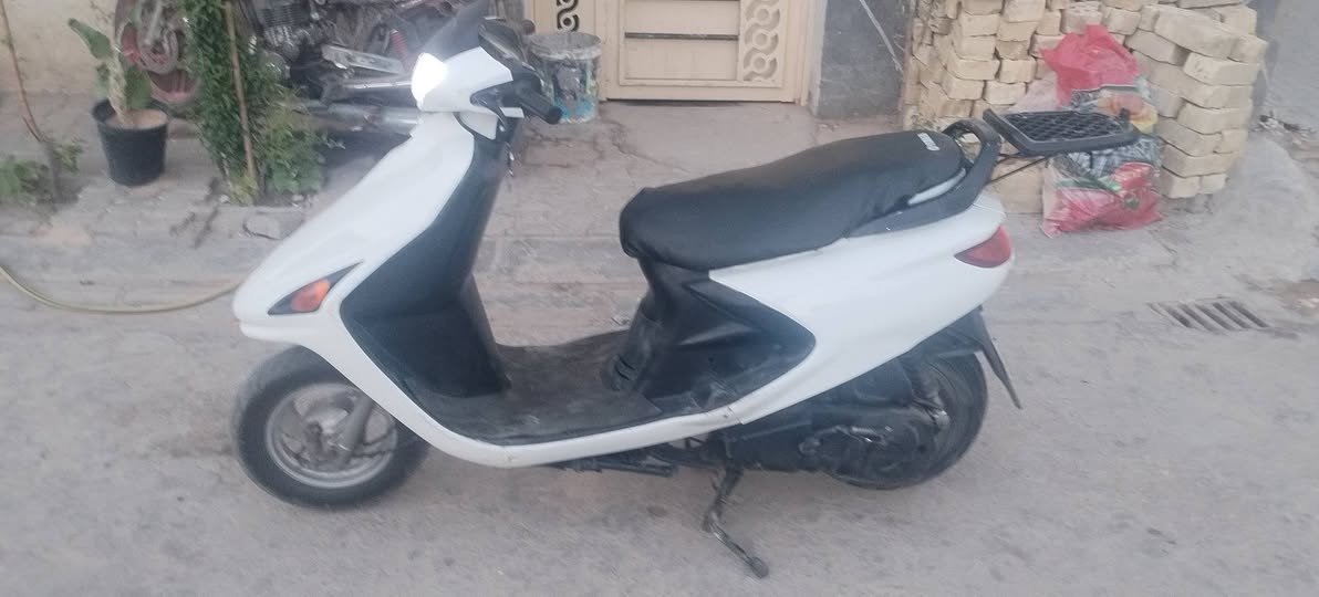 سلام عليكم دراجه فراشه فحل مامفتوحه دراجه نضيفه. حلوه مرتبه مثل الصوره ناعمه كهربائياتهى كلهى شغاله مابيهى كل نقص سعر550وبيهى مجال  قليل/ مكان نجف نصر مهندسين/


**إذا كنت صاحب هذا الإعلان وتريد حذفه لأي سبب، رجاءا أرسل رسالة إلى الدعم الفني**