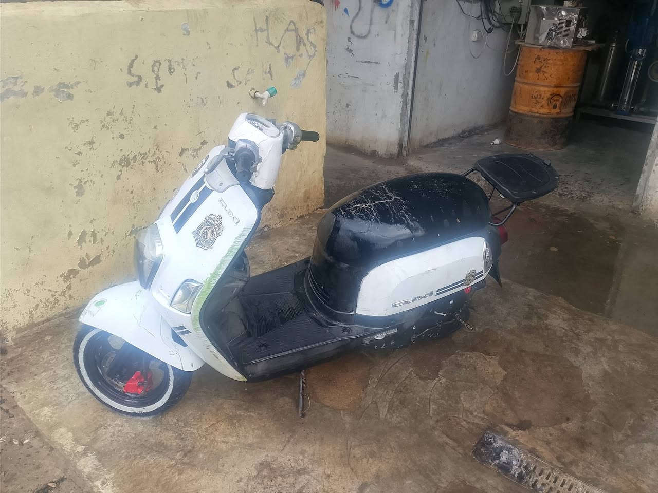 ماكس بوليس بلاديه للبيع سلف هندر كهربائيات دمام بلكشن شلعه ومعدل فول أوراق كامله كله ختم واحد سعر 500وبيه مجال للطيبن العنوان بغداد تقاطع نهروان الرقم ***********
