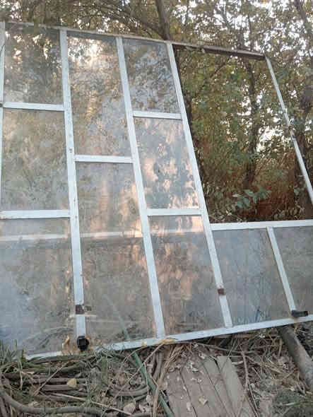 سلام عليكم جام خانه لبيع طول 3 م عرض 2ونص  سعر 115وبيه مجال حك جيه *********** لماكان حي أئمين
