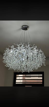 ثرية مستعملة سنة وحدة بس للبيع نظيفة كلش ماخذتها 600 ثكيلهً كرستالات أ...