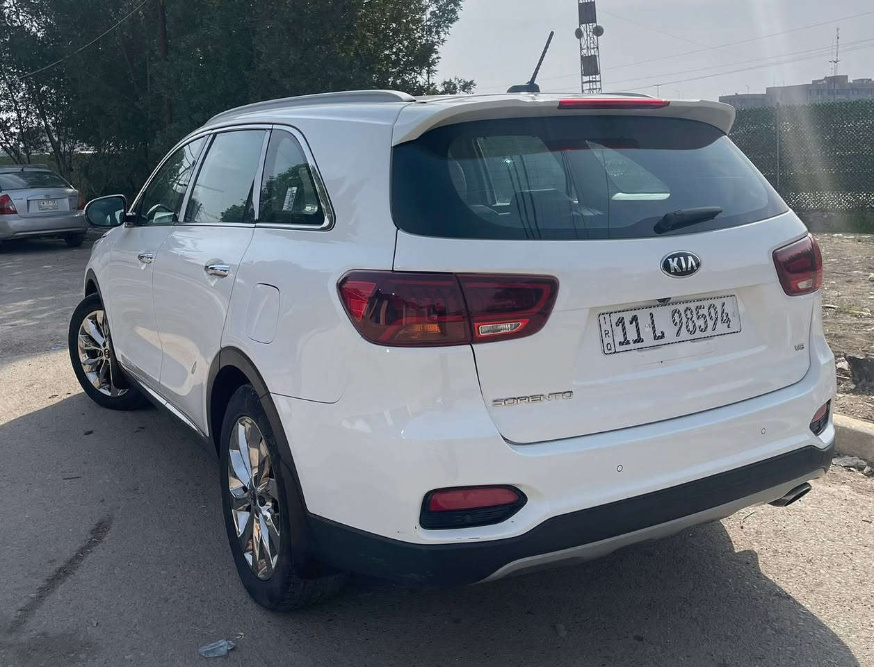 سورنتو 2020 (خليجي) للبيع 
٦ سلندر ٣٥٠٠ 
فول مواصفات بصمة بانورما
رقم بغداد دولي تحويل مباشر 

السعر 265 وبيها مجال بسيط
مواصفات السيارة
١.بصمة
٢.بانوراما 
٣.حساس اماي خلفي
٤.ويل كب حجم 19 عدد ٤
٥.اشاير بالمري 
٦.مري شفط
٧.كروز سرعة
٨.تحكم ستيرن
٩.سايد بريك بصمة
١٠.نظام ترحيب
١١.شاحن لاسلكي+2 منفذ usb
١٢.كشنات جلد
١٣.ثلاث قطع تبريد 
١٤.درايف مود ٤ وضعيات قيادة 
١٥.بصمة ابواب
١٦.كشن السائق والراكب كهرباء
١٧.كامرات 360 درجة
١٨.لد نهاري 
١٩.مانع انزلاق
٢٠.اوتو هولد 
٢١.شاشة تدعم (apple car play/ android auto)
٢٢.تبريد بيانو لمس
٢٣.انارة ليلية داخلية
٢٤.جنطة كهرباء 

بغداد البلديات 
للتواصل 
***********
***********
