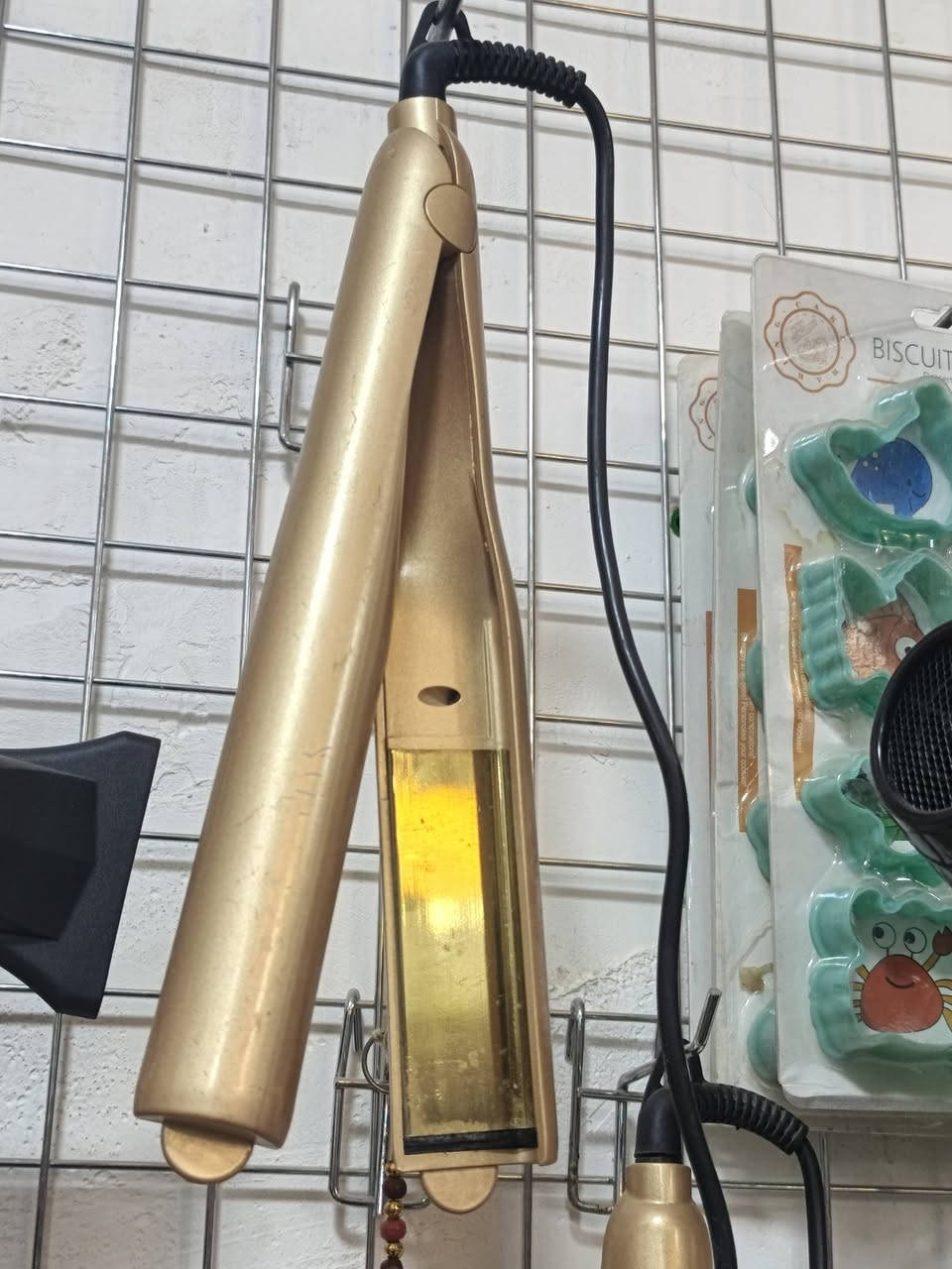 كاويه شعر باله مشكل سعر القطعه 6 ألف العنوان شارع 13 فرع سيد قاسم شبر متوفر خدمة توصيل ***********
