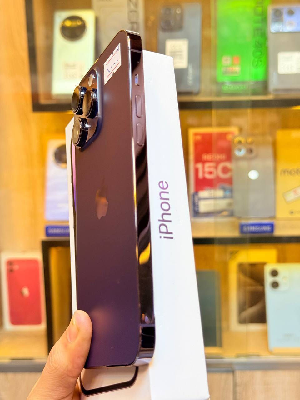 🛑🛑 تحديث الاسعار 🛑🛑
ايفون 14 ابروماكس ذاكره واحد تيره يعني (1000 كيكه) بطاريه 93لون مميز نضافه 100‎%‎ حاله حال الجديد ممبدل بي شي وتر بروف عل حاسبه كله نورملالجهاز Esimشريحه الكترونيه وبي ضمان 5 ايام فحص واستخدام نموذج M الاصلي  مكاني بغداد البياع شارع 13 مركز الريس للموبايل السعر 775 الف
***********
