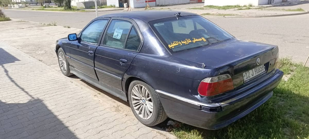 السلام عليكم
E38 موديل ١٩٩٧ 
سياره جاهزه من كلشي مابيها كل نقص 
فثط عايزها صبغ 
غرفه نضيفه بطاين جدد ترايش جدد 
كير مكينه شرط تراي وين متريد شادهن حاويه جدد يم حيدر ابو الحسن V8 4.4 
سنويه لل 30 رقم موصل دولي 
تخم تاير جديد 
لايت نهار زارع عدسات بيها ب600 الف 
ايرو داينمك يصعد وينزل ويا التشغيل وتتحكم بي 
سياره نقصها يدة قفل بنيد ويدة باب خارجي جهة الراكب وقفل چكمچه فقط لا غير 
سياره للبيع فقط ماراوس 
واتساب وخاص مفتوح 
***********
