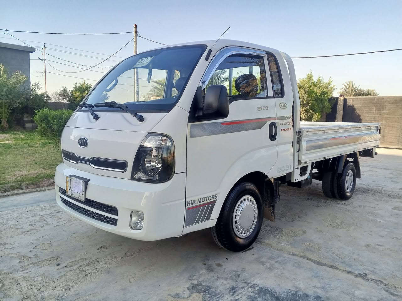 السلام عليكم كيا حمل موديل 2013 رقم ديالى مكفوله من الصبغ والمعجون  مكينه مكفوله شاصي كير اكسل جديد تخم تأير باتري جديد تدفئه تبريد شغال السعر 100 ورقه للاتصال ***********////***********.  ديالى الخالص 
ورجاا الموو شراي لايكسر بمال العالم
