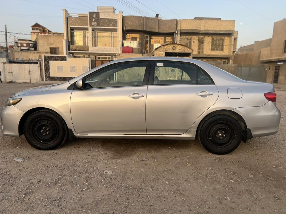 للبيع تويوتا كورلا 2013 نظيفة
كير ومكينة ما مبدلات، نضيفات، تبريد ممتاز، السنوية 2027، رقم بغداد.

ما بيها صبغ، فقط جاملغ بسيط بالهلال الأمامي الايسر، والجاملغ لايمن مبدل  أصلي نفس اللون.

بيها ضربة بالغد ما واصلة للشاصي، السيارة خير من الله.

صدر جديد صارله شهر من شادّه، استعمال شخصي، 

السعر 125$ قابل للتفاوض للجادين فقط 

الاتصال .***********
