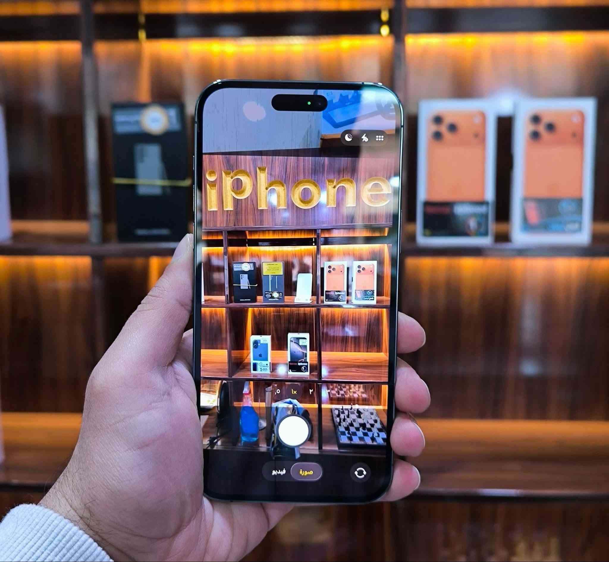 بالقسط 
ايفون 14 برو ماكس دبل ذاكرة 256 وضع الشركة 
بطارية 100٪ نظافة 100٪ قطعة وحيدة فريدة 
*********** اتصال او واتس
