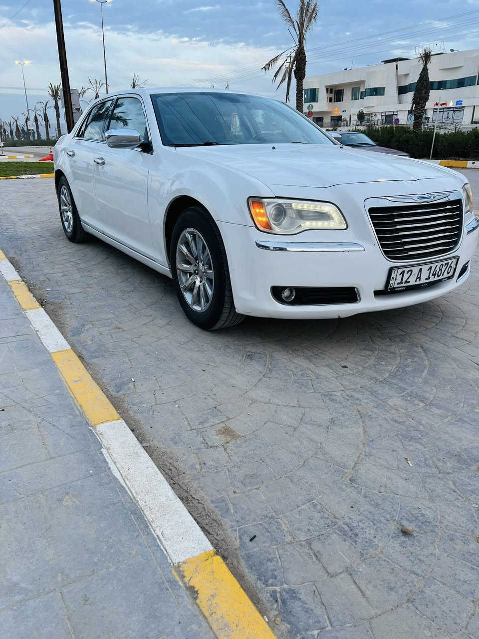 السلام عليكم اوباما موديل 12 للبيع فقط
كلين تايتل سياره الف متذب عليها رقم نينوى بسمي كابون بانزين تايرات جدد حداده حجر بيئه تشغيل عن بعد زنون وكير مكينه اكسل حداده شرط مسوي ادامه كامله عليها 
مكانها موصل شلالات مدينه العاب دجله ستي سعرها 180$ 
***********. فقط اتصال ماجاوب فيس
