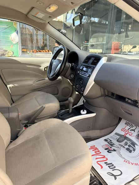 نيسان سني ٢٠٢٤ 
هندي بليتة زركة 

السيارة ماشية 34,500 فقط

مواصفاتها الهندي المعروفة

تحكم ستيرن 

ويل 

يدات نيكل 

٤ جام كهرباء

٤ سماعات 

السيارة نضيفة كلش

بيها فقط بارد جاملغ ايسر خلفي

السعر ١٢٥ 

وبلعافية على اليشتريها

*********** موجود وتساب
