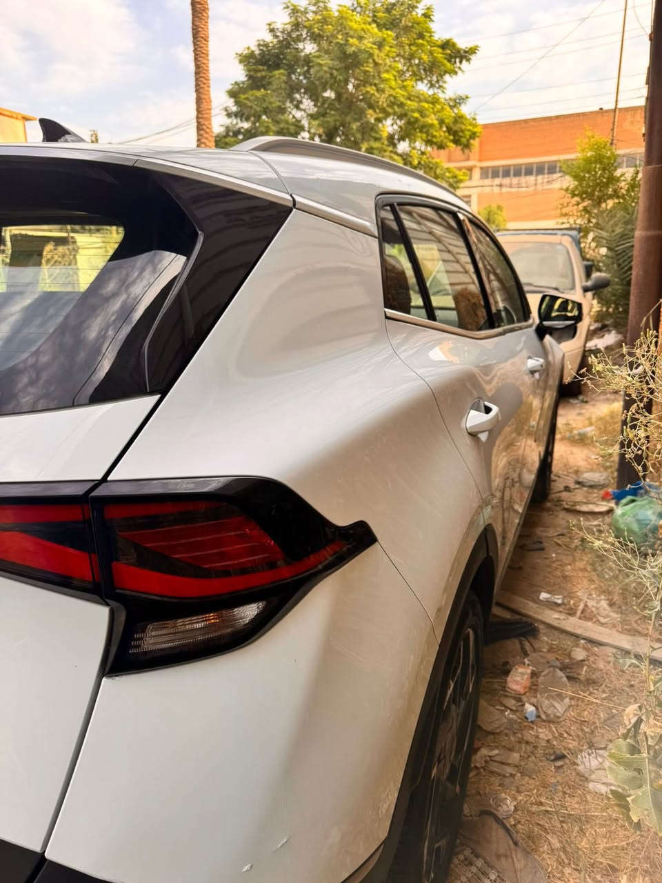 ا
يا الله 
سبورتج خليجي 2023 
ماشية 45 الف 
***********
محرك 2000 دوش 
سيارة بصمه نص فول 
رقم بغداد باسمي
سيارة جديدة 
بيها كم حالوب ممبينات كلش خفيفات
ينعدن ع عدد الاصابع 
سونار بالمنشور 
سعر 213$ بيها مجال قليل 
مكان سيارة بغداد العامرية
