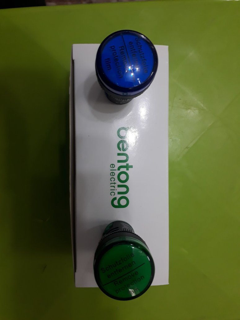 توفر مصباح إشارة 
اللون الأخضر والأزرق 
60  أخضر و 60  ازرق 
سعر 24000   دينار 
العرض يشمل التوصيل المجاني لكل مناطق العراق 

واتساب الحجز//  ***********
