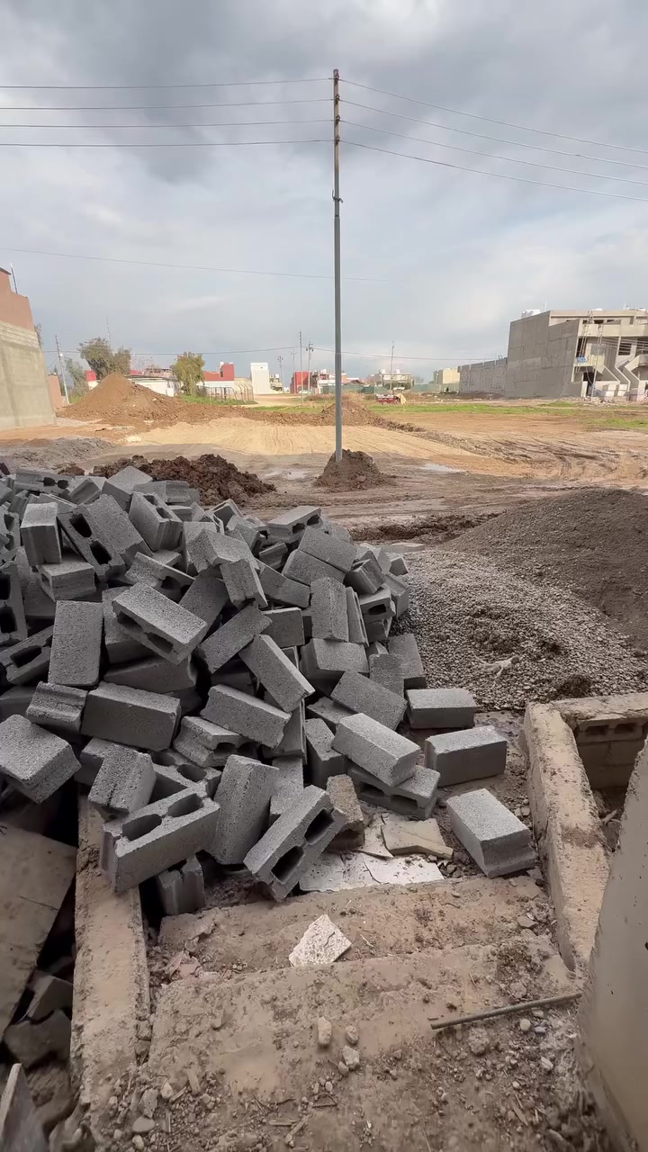 دوميز قريب من الكمب هيكل مساحة 154 متر مربع ركن اتجاه جنوب شرق ممتاز  ثلاث طوابق.
السعر 670 ورقة ومجال .

للاستفسار راجع عقارات ( آدور 1_ 2 ) دوميز و وارستي او اتصل على الأرقام التالية:

*********** فراس 

*********** باور 

*********** خضر
