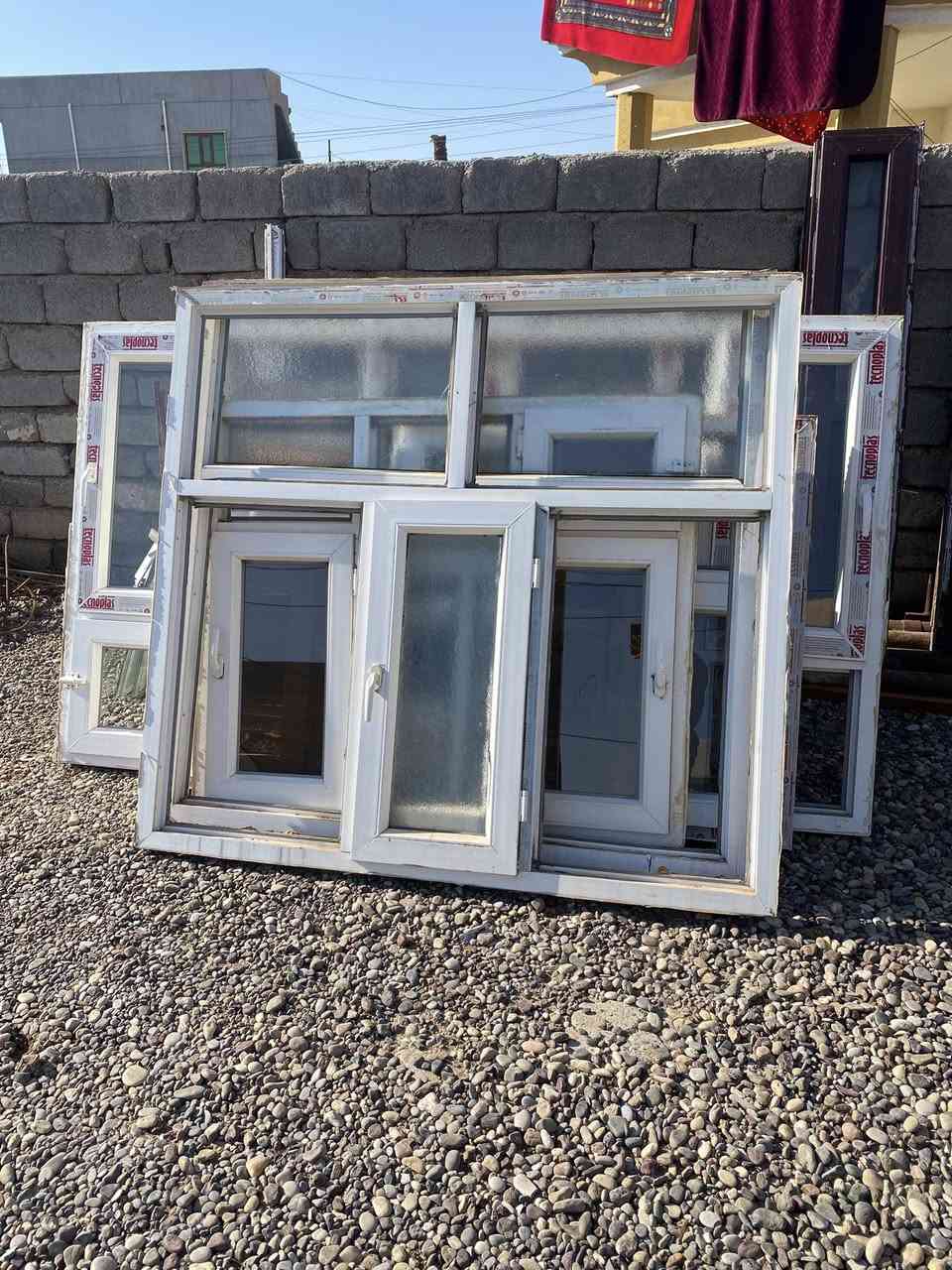 السلام عليكم بوب و شبابيج للبيع للاتصال ***********
