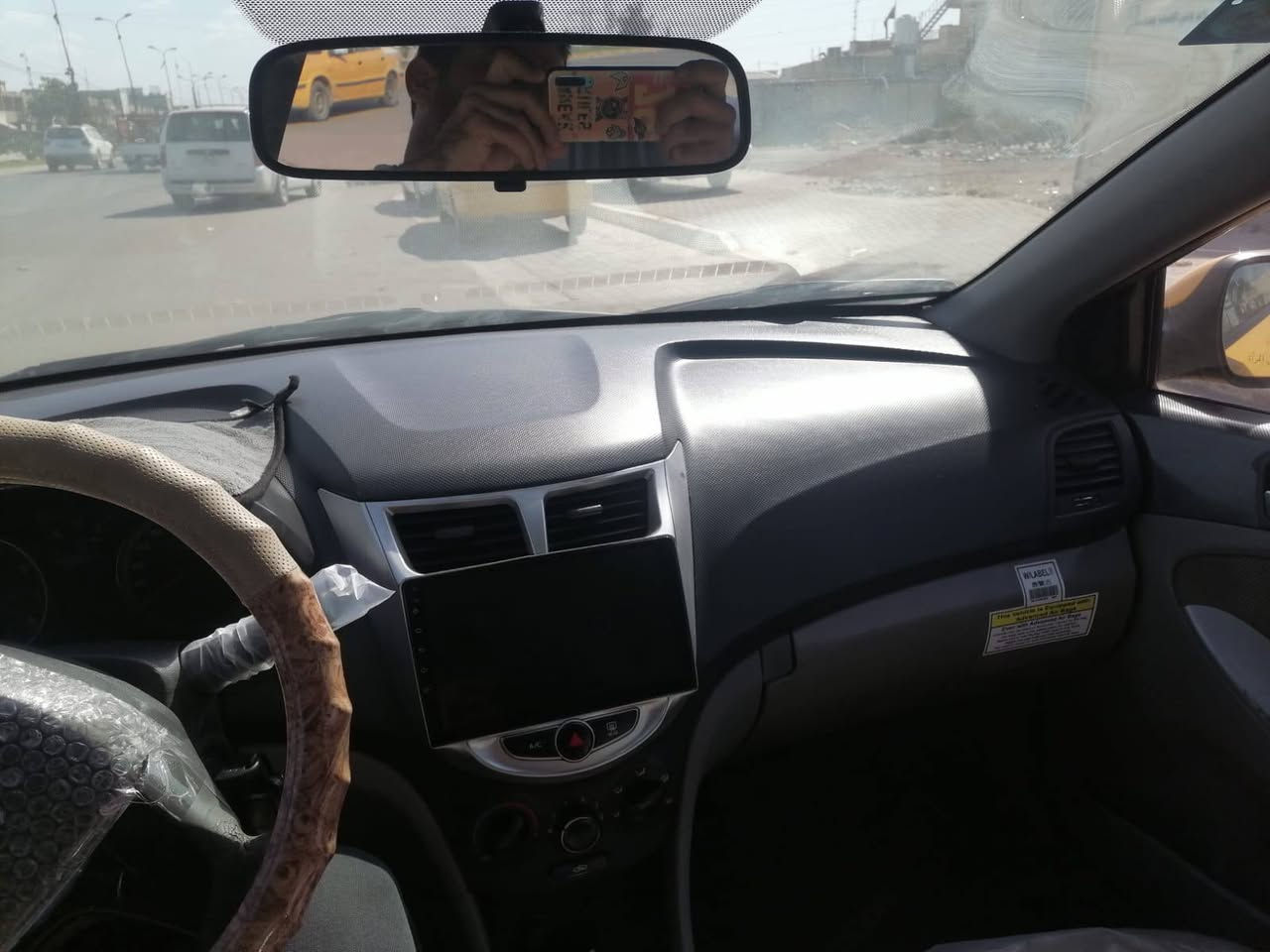 سلام عليكم  اكسنت خليجي 2012  بيه جاملغ و بنيد نفسهن راجعات وشويه من الغد مكينه كير تبريد خير من الله  محرك 1600 قطرتين سياره تحويل جديد سنويه ل 31 العنوان بغداد السعر ٧٧ وبيها مجال السياره احلى من الصور رقمي للتواصل ***********
