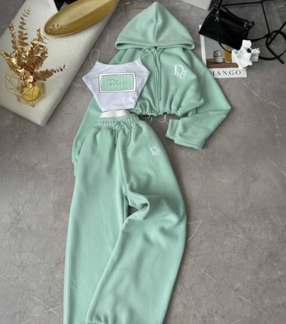 ,ِصبااااايا ,ِتعااااالو ,ِشوفولي ,ِالجمااااال 
بجاما 3 قطع بوستية حشوة صدر 
لازم تكون بخزانة كل صبية 
مين حابب يحجز القطعة الشتوية
🥰🥰🥰🥰🥰🥰🥰
,ِوالترندات اشتاء  عنا وبس
,ِسيت 3 قطع باللوان ولا اهضم  لشتاء وحدة بوحدة 🔥🔥🔥🔥🔥
فليس شتوي ✔️ 
مقاسات ,ِM L Xl’ِ
شحن فوري 
,ِتوصيل ,ِضمن ,ِاللاذقية 
وشحن لباقي المحافظات


**إذا كنت صاحب هذا الإعلان وتريد حذفه لأي سبب، رجاءا أرسل رسالة إلى الدعم الفني**