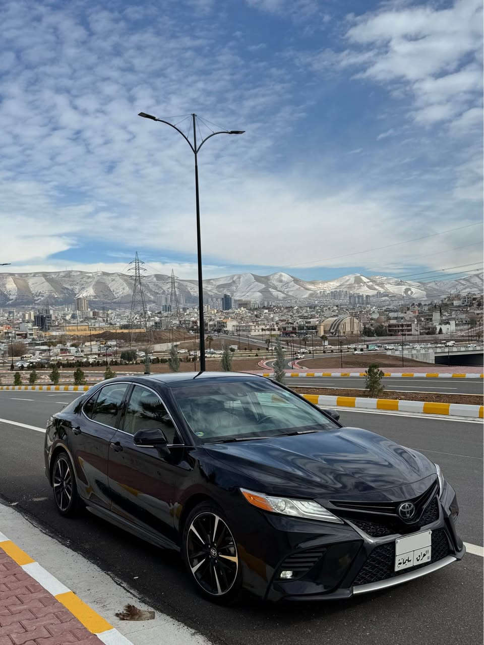 TOYOTA CAMRY 2020 XSE – 1/1
تۆیۆتا کامری ٢٠٢٠ (XSE) فوول مواسەفات ئەمریکی

سەیارەیەکی زۆر جوان و پاکە، ڕەنگی ڕەشی قەتران، نموونەیەک لە هەیکەل و جوانی.

مواسەفات (XSE – Full Option):
• پانۆراما
• سیستەمی ڕاداری 360 پلە (پێش، پشت و تەنیشتەکان)
• ڕاداری خەتی جادە
• کوشن جلد
• کوشن گەرم
• 4 جۆر کوشن کارەبایی
•چوار ساڵنسای بیلادی
• Auto Hold(ئۆتۆ هۆڵد)
•بەسمە
• برێکی بەسمە
•3 جۆر مۆدی لێخووڕین(ECO, SPORT, NORMAL)
• 3 جۆر گێڕ (ئۆتۆماتیک، عادی، گێڕ لە سووکان)
• شاشەی گەورە
• کامێرا و حاسە
• تەحدید سورعە
• تەحەکوماتی سەر سووکان
• چوار دەرگا بەسمە
• لایتی پێشەوە LED، عەدەسە، زینۆن، بلاجیکتۆر
• لایتی پشتەوە LED 
• زۆر مواسەفاتی تر

• کامل سێرڤس کراوە
• 4 تایەی تازەی لە ژێرە

• بۆیاخ: تەنها پارچە و پەڵەیەک (چەملغی دوای سایەق) و پەڵەیەک ژێر ڕەقەم
• پێشی کەپسە و ئێرباگ نەتەقیوە
• کامل بیلادیە

ڕەقەم و سەنەوی تازەیە
تحویل و غرامە بە شەرت

ژمارەی پەیوەندی:
📞 واتساب:***********
📞 *********** السليمانية, العراق
