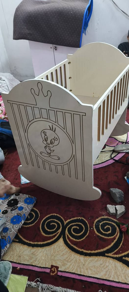 سلام عليكم كاروك هزاز مستخد قليل أم دي إف كلش قوي قياسه 120x80يصلح لعمر5سنوات سعره ٧٥الف قفل الرقم ***********8
