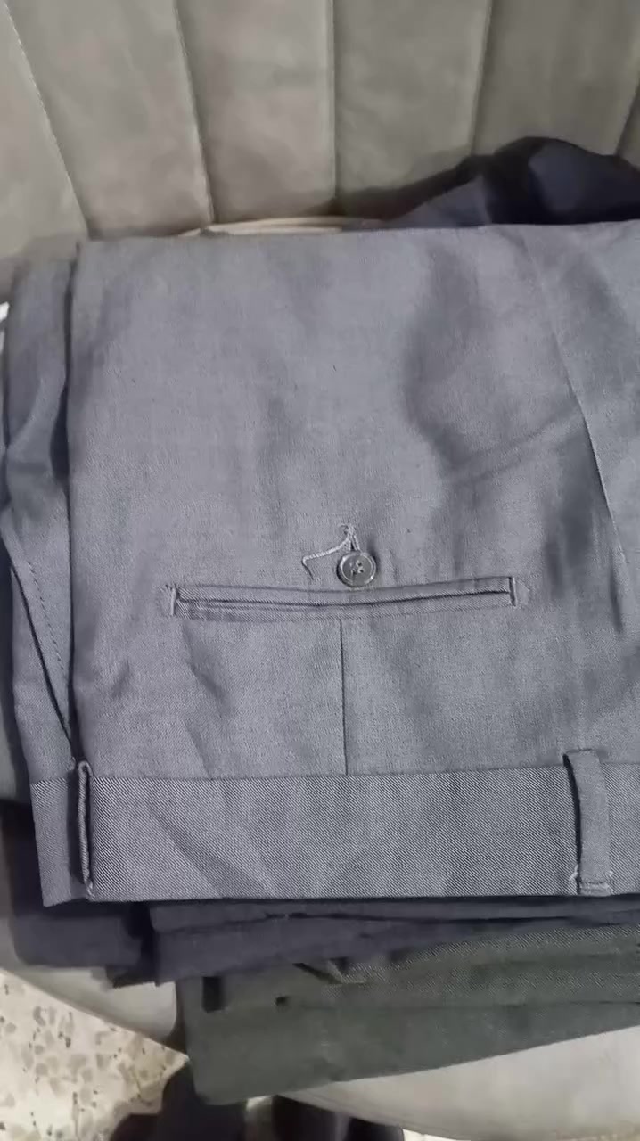 بنطرون رجالي قماش السعر 4000 الف دينار العنوان نجف مدخل سوق الجزيره خلف مأكولات سجاد ابو البيزا للاستفسار ***********
