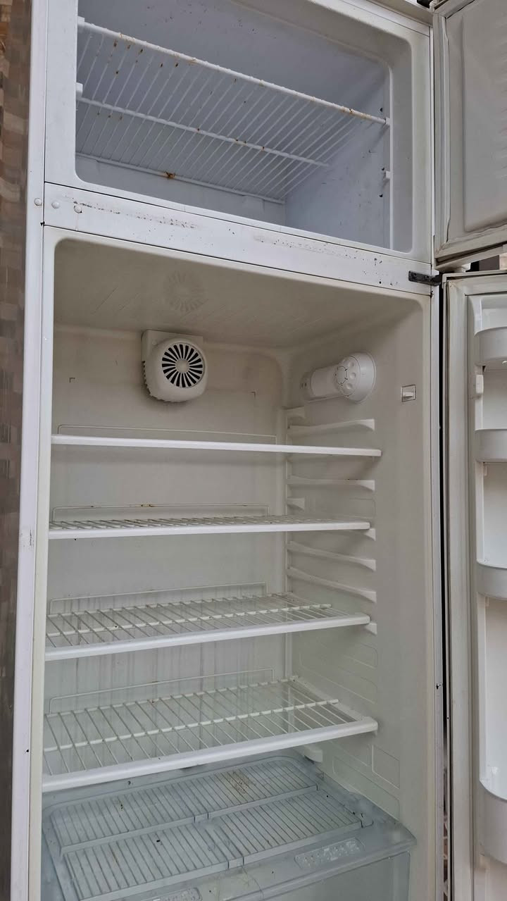 ثلاجة حجم كبير 🆕️

الثلاجة مستعملة جيدة شغالة تبريد وفريز مجمد 
حجم 18 قدم ، تفحصها وتاخذها كدام عينك
 
للتواصل والاستفسار على رقم  : 
*********** الرمادي, الأنبار
