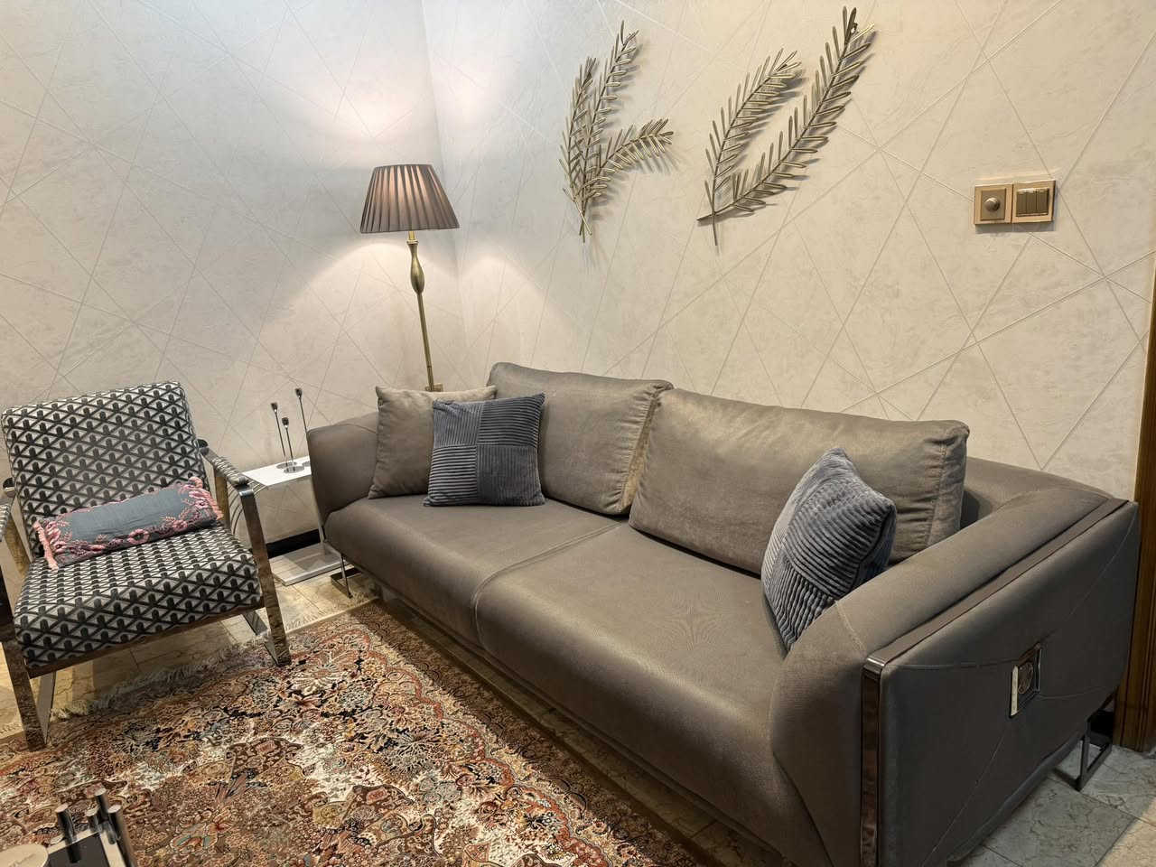 عندي تخم كامل للبيع المنشا تركي اخذته من مايسترو ٩نفرات رايدته بمليون ونص الطبلة الوسطيه حجم كبير مع الطبلات وميز التلفزيون ب٥٠٠ البردة تركي جاهزة ارتفاع ٣ م وعرض ٣ م ب١٥٠ واللوحة المعدنيه والمري الثلاثية ب١٥٠ الموقع بغداد حي الجامعة


**إذا كنت صاحب هذا الإعلان وتريد حذفه لأي سبب، رجاءا أرسل رسالة إلى الدعم الفني**