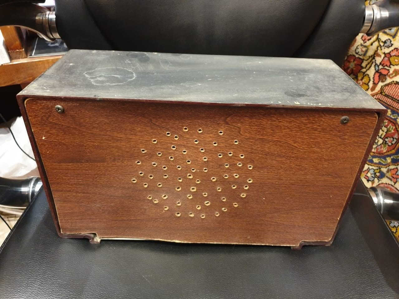 راديو قديم لمبات 36 سم 
نقص الواير  ٦٠ الف 
*********** واتساب
