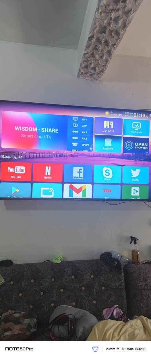 السلام عليكم
عندي شاشة مستعملة قليل مالبيت حجم 65
سمارت TVذكية ام التطبيقات 
السعر 425وبيه مجال قليل 
للاستفسار ***********
فول HD

