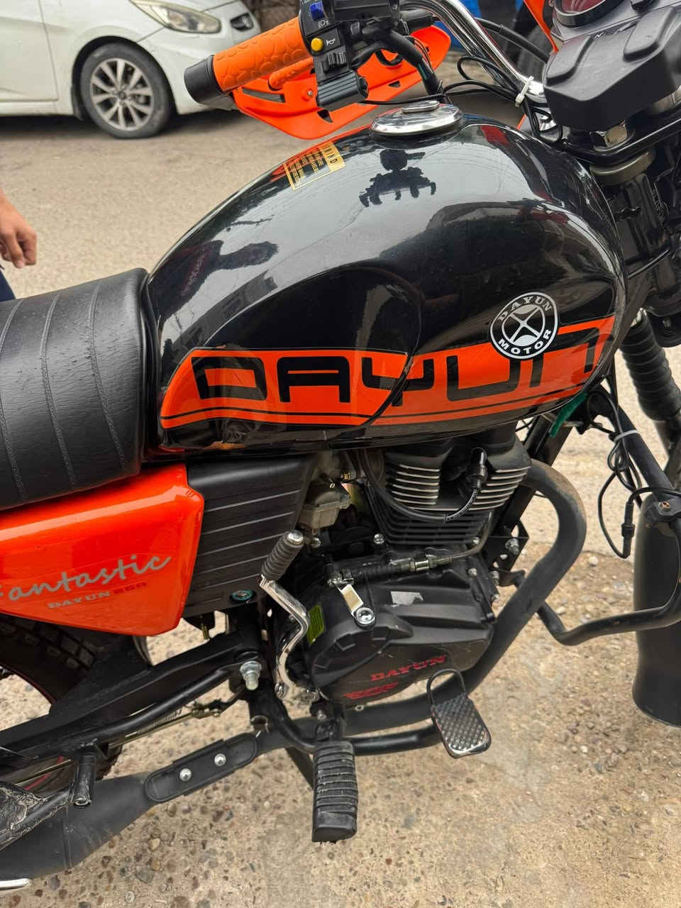 دراجه دايوان موديل 2025 نضيفه مابيها اي نقص كلشي شغال بيها التزويد اكو اشكم شغله اني فاصلهن وديها الكهربائي يرجعن مياخذ اكثر من عشره والتانكي بيطعجه خفيفه لن وكعت المكينه مكفول والشاصي هم الصينيه مال زنجيل موجود الرقم انكليزي اربيل السعر مليونين او سبعميه مكاني اصليخ ***********
