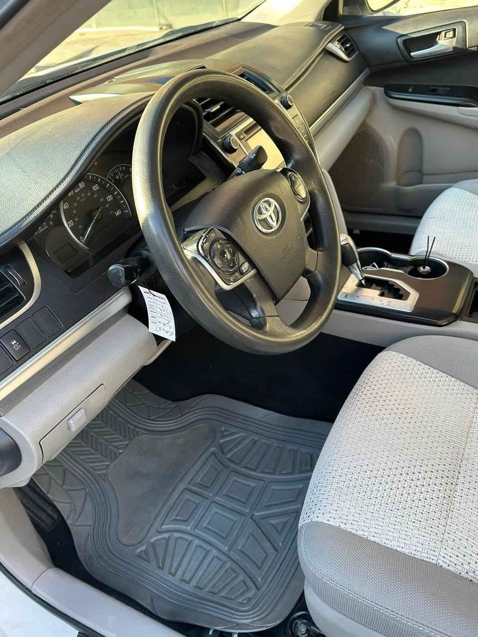 سلام عليكم 
تيوتا كامري 2014 وارد امريكي 
سعر١٣٥ ورقة و مجال بسيط 
صبغ 4 قطع صبغ امريكي و بوليند هينا انطخت مبدليها شركة 
مواصفات LE  
سيارة ماشي 145 الف مايل كير محرك كلها بشرط 

✅سيارة رقم دهوك  بأسمي و رقم مميز سنوية رقم كله جديد 
تبريد صدر تايرات  كلها شرط 
 مكان سيارة ناحيه الزاب 
للاستفسار اتصل  
***********
