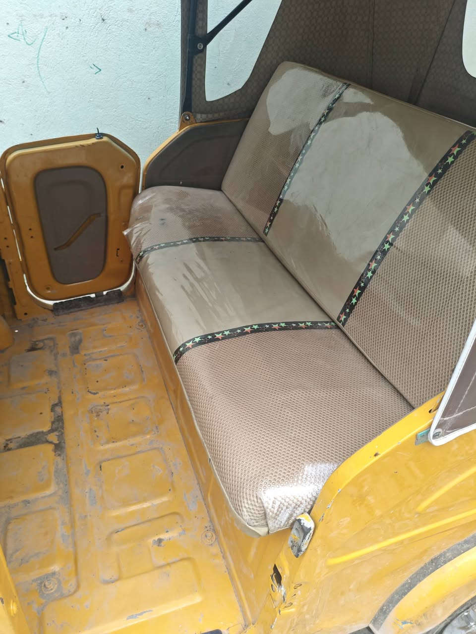 تكتك للبيع 21اوراقهه ضايعة نظيفة لاتنقيص ولاتبخير جاهزة السعر 3٫700 مكاني بغداد ***********
