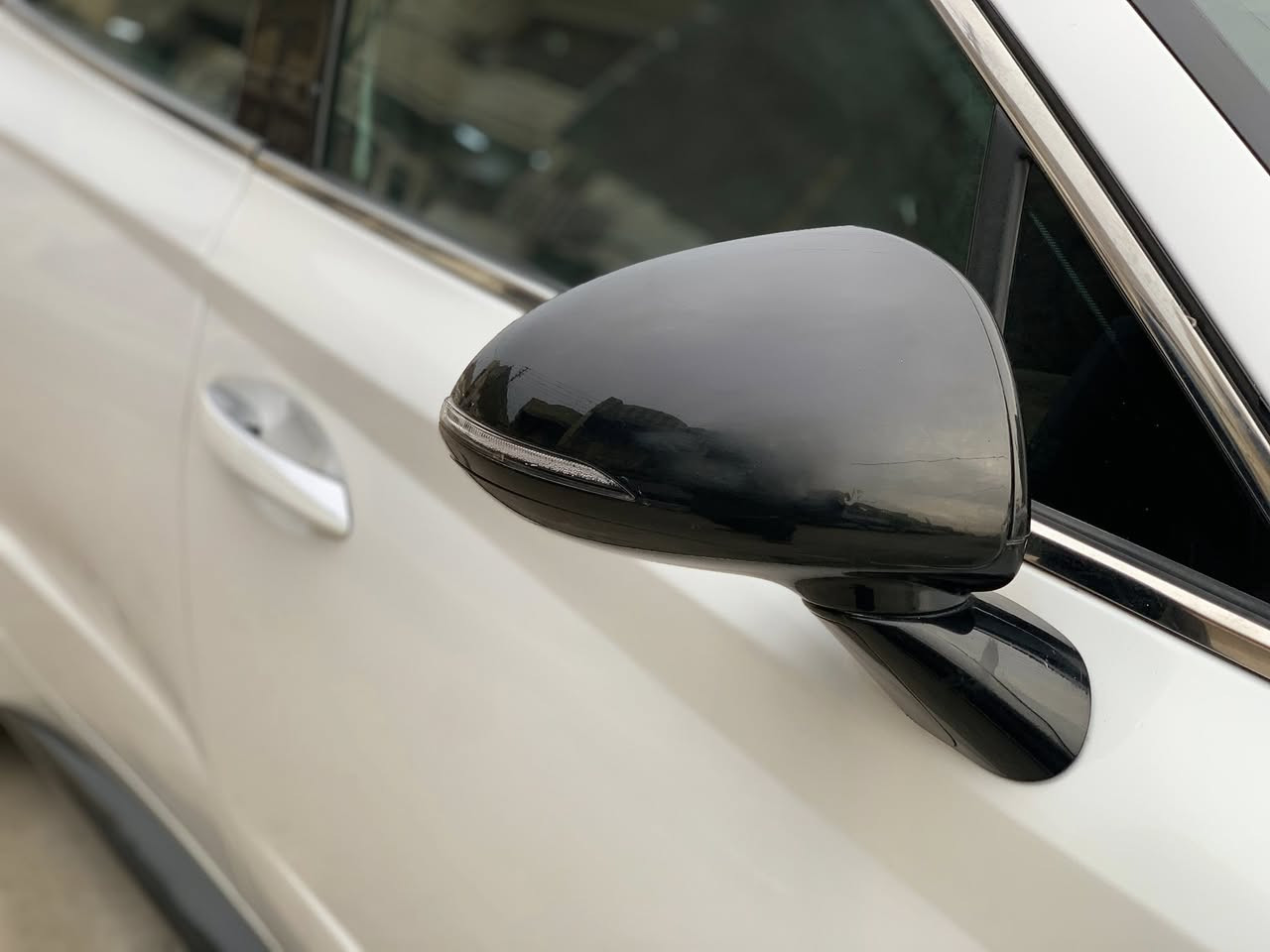 بسم الله الرحمن الرحيم
هيونداي سوناتا لميتد 2023 وارد امريكي 
سعر 172وبيها مجال للشراي تأمر
محرك 1600 Turbo. المسافة المقطوعة-27الف
سيارة 1/1 مواصفات لميتد معروفة 
كشن كهربائي-تدفئة كشنات-تبريد قطعتين-بانوراما-شاشة ديجتال الكتروني -12سماعة BOSS-جنطة كهربائية ذكية -كير دكم سايد بريك دكمة)
سيارة جديدة مقارنتن بخواتها ماشيه اقل صدر مال شركة سيارة حادثها بنيد وباب وجاملغ حادث صطحي لا لغود ولا شواصي فقط ايرباك ستيرن 
———
رقم الهاتف للستفسار ::***********
فقط واتساب متواجد
عنواني..بغداد البياع
