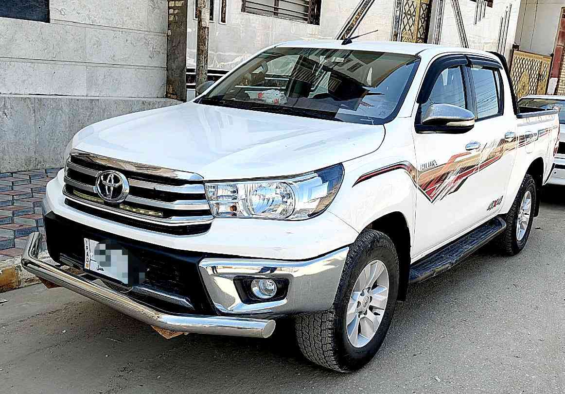 السلام عليكم
هايلوكس فورويل 2018 كير واتماتيك ٲربعه سلندر سيارة نضيفة مواصفات فول تبريد قطعتين حساسات خلفيه تخم تاير حداديه جديده رقم نجف الماني السعر 260 وبيها مجال
الديوانية الحمزة الشرقي 
للٲستفسار*********** حمزة, القادسية
