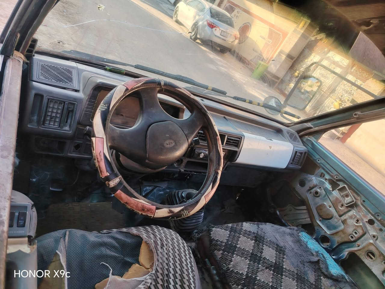 السلام عليكم..
 كية تفصيخ للبيع.. كاملة... 
محرك مكفول وكير مكفول واكسل مكفول....+مشط بارو +باور.. غراض سيارة كاملة موجودة عدنة اي شي تحتاج من غراض تفصيخ موجود... سيارة مفصخة جديد.. #العنوان ديالى بلدروز قرب سيطرة 60.. شارع ابو مهدي المهندس... #مكلف بنشر رقم صاحب السيارة ***********
