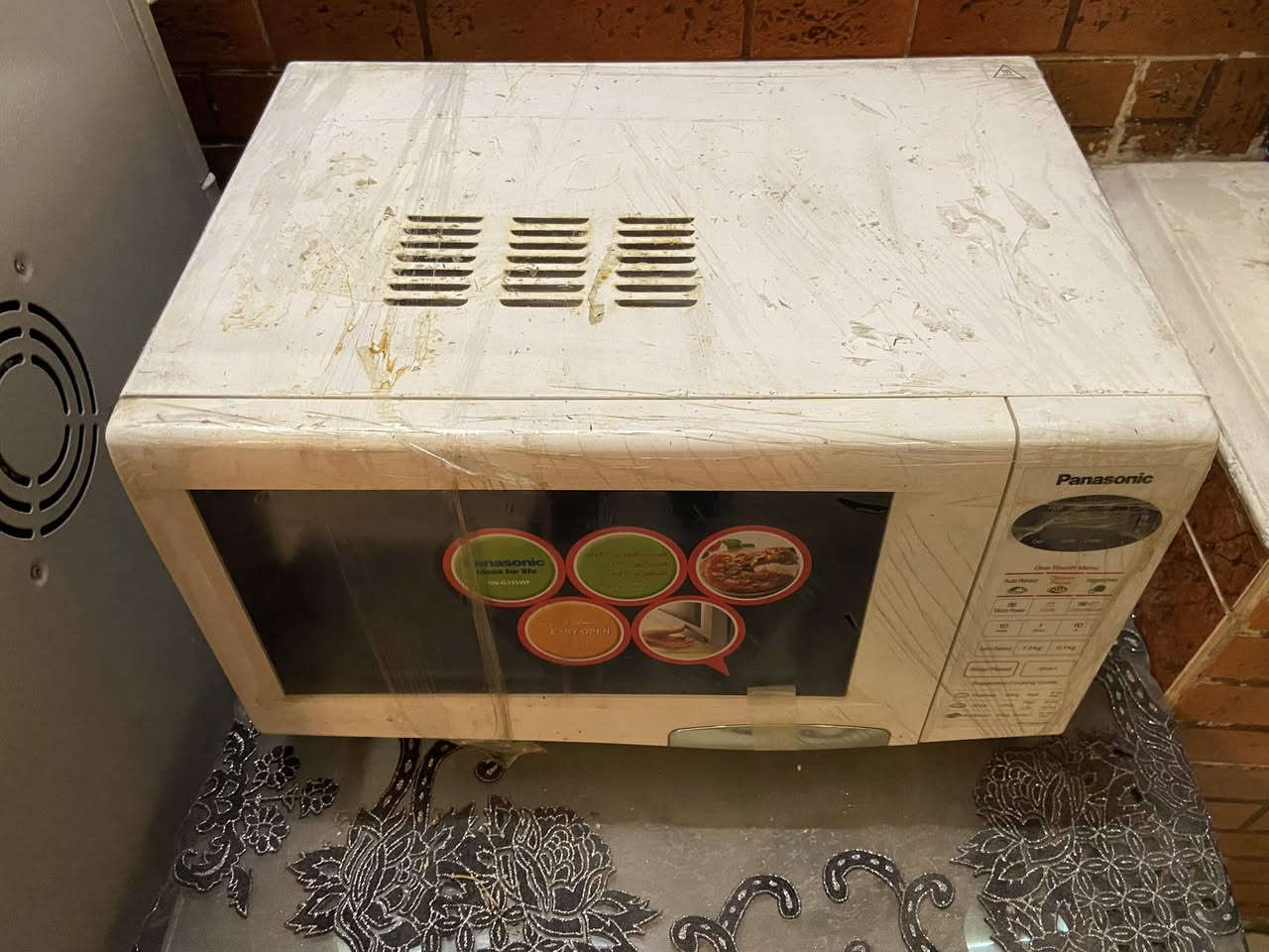 السلام عليكم
للبيع جهاز مايكروويف Panasonic الاصلي الياباني
جديد ( غير مستخدم )
مواصفاته : تسخين طعام + فك تجميد + Grill (شواية)
تفاصيله كلها بآخر صورة 
المكان بغداد … السعر 150 الف
ملاحظة : احنه مغلفي نايلون للمحافظة عليه
تفضلو لاي استفسار


**إذا كنت صاحب هذا الإعلان وتريد حذفه لأي سبب، رجاءا أرسل رسالة إلى الدعم الفني**