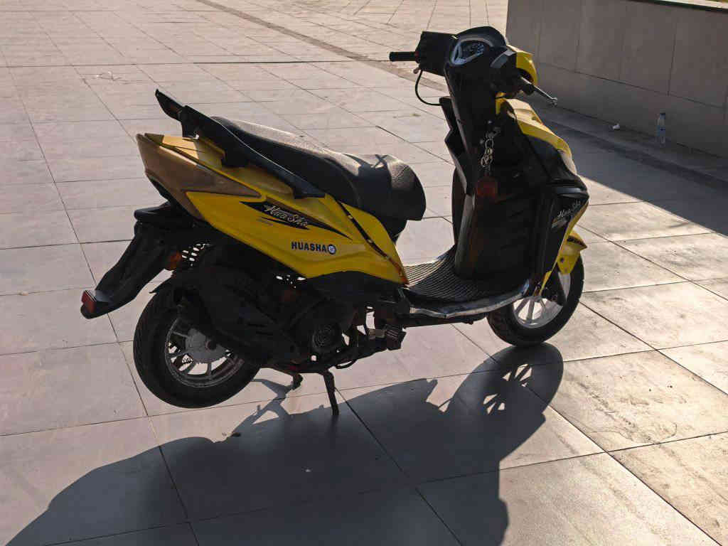 السلام عليكم 
سكنس جامبو موديل 2020 
محرك ماكس عدله بوشه 55 سرعه ومعدل 🧨 
عليه تزويد اقرا 💸💸
بوشه وبستم 55 😁
صالنصه FM طلق + بك فاير دكمه عمل تشغيل واطفاء + صوت رعب وبيه كاتم 🇱🇷🇱🇷
ويل رياضي لون ابيض وتايرات جدد وكصب جدد 🇬🇭🇬🇭 
كابريته اصليه شرط ام الضمان 
لا تئخير ولا صرف  
باتري وشخاطه وبلك وصوندات البانزين والهوة كله جدد
الكهربائيات كله شغاله ومابيه اي عطل يعني سلف هندر وبعد اكو هواي اشياء ماذاكرهن مكاني حله 
السعر 375 
***********
