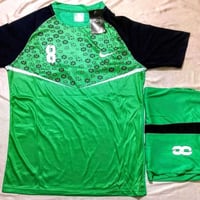 ١٠ قطع • توصيل موجود • ملابس