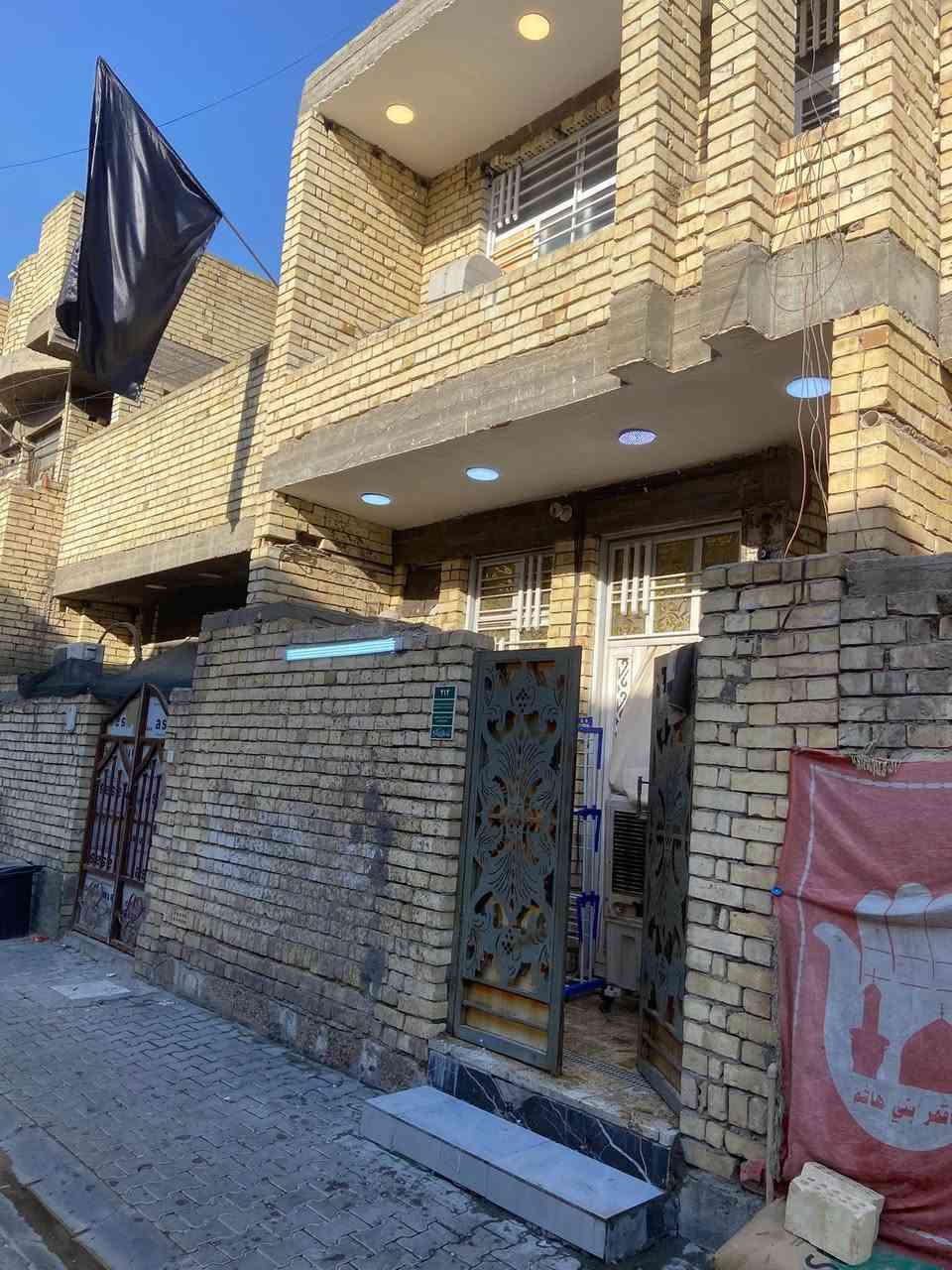 جنس العقار تجاوز
السلام عليكم بيت لبيع مساحه 80متر بناء جديد العنوان حي اور شارع علوت زويني قرب مخبز الروعه البيت طابقين خذمات كامله السعر 82 مليون وبي مجال بسيط لاتصال 
***********
