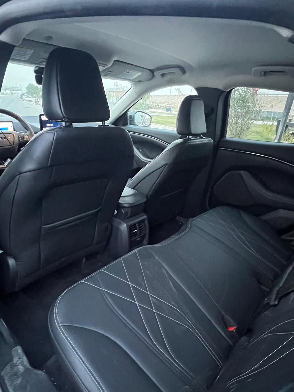 فورد ‏موستينج  2023  كهرباء كامل  
لون اسود 
قاطعه مسافة 23 الف
بطارية ليثيوم 
‏تمشي بالشحنة من 400 الى 450 كيلو 

‏
‏الإضافات  :
‏• دفع رباعي 
‏• شاحن لاسلكي Wireless Charger
‏• شاشة لمس بحجم 15.5 بوصة
‏• نظام كاميرا الرؤية المحيطية لركن السيارة 360 درجة 4 كاميرات
‏• مقاعد كهرباء - مدفأة 
‏• بصمة تشغيل
‏• حساسات ركن أمامية وخلفية
‏• مانع انزلاق
‏• مثبت سرعة Cruise Control
‏• أضوية زينون 
‏• مصابيح LED أمامية وخفلية
‏• اشارات عالمري الجانبيه مع النقطه العمياء
‏• تحكم ستيرن جهتين مع قيادة ذاتيه 
‏• مري طوي كهرباء
‏• نظام ملاحة - Navigation
‏• هاند بريك كهرباء
‏• اضاءة ليد داخلية Ambient lighting
‏• 8 وسائد هوائية Airbags
‏والعديد من الاضافات
السعر 169 ورقه 
تبديل بنيد نفس اللون وصبغ جاملغ امامي يمين
السيارة للبيع فقط بدون مراوس 
للاستفسار الاتصال 

‏‬ ‬ ‭‬ ‭***********
