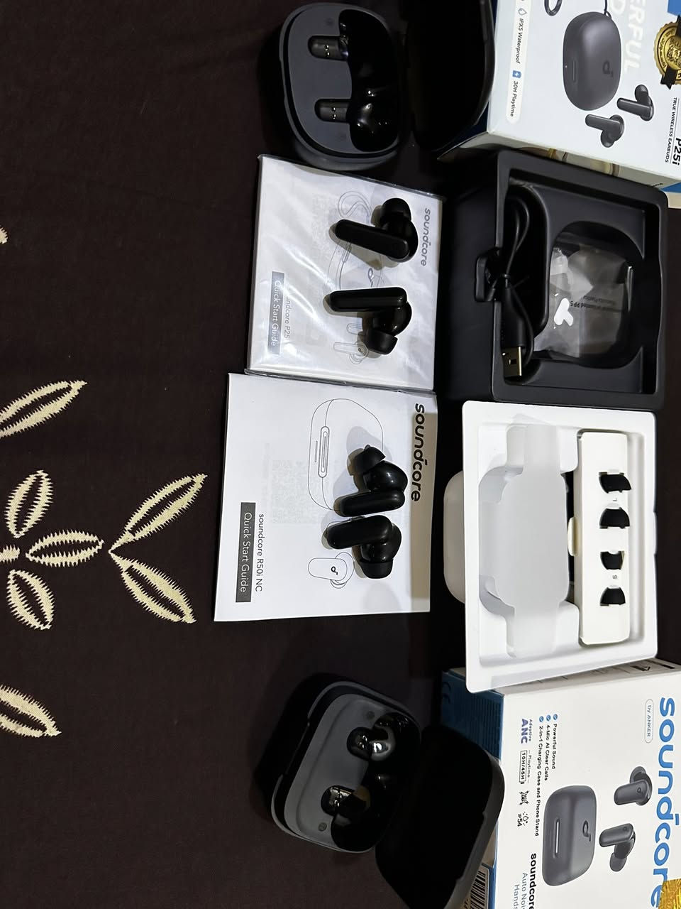 السلام عليكم
عندي سماعتين من انكر للبيع 
الاولى R50i nc
الثانية p25i نسخه محسنه من R50i
سماعات ممتازة و مابيها اي خلل غراضها موجودة و كامله مابيها اي نقص 
سعر الاولى R50i nc (25 الف )
سعر الثانية p25i (15 الف) 
(ثنينهن ب 30 الف قفل )
(مكاني بغداد حي الخضراء )
رقمي ***********
