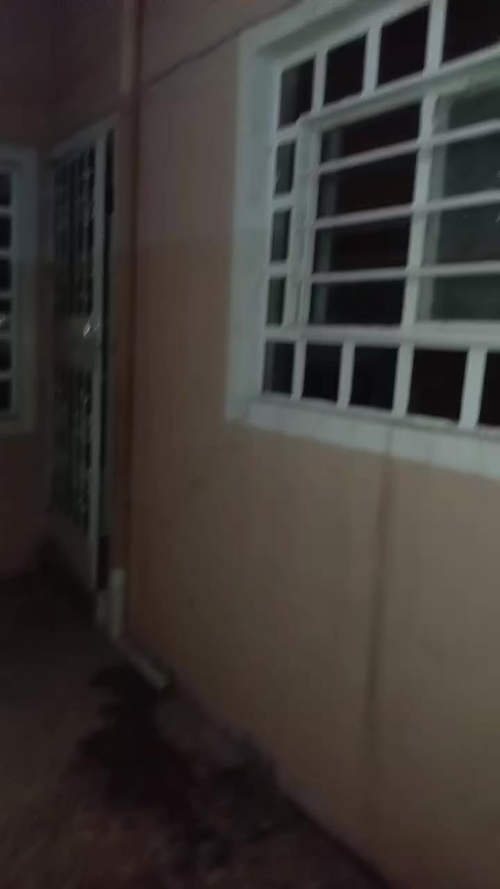 دار للايجار ١٠٠متر طابقين في حي الميثاق قرب مدرسة مكة غرفتين نوم وهول واستقبال ومطبخ وصحيات للاستفسار الاتصال على ***********
