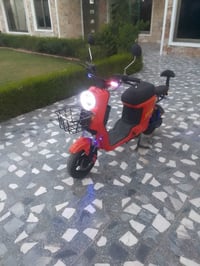 دراجه البيع مكفوله جديدء المكان بغداد الكمالية 07715101073