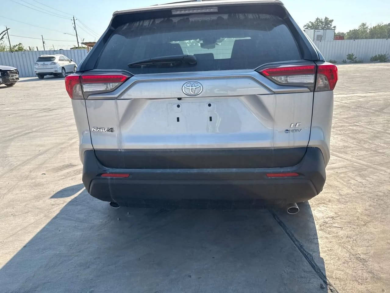 السلام عليكم راف فور هايبرد دفع رباعي  le 2025 وارد امريكي ضربتهه كلش خفيفه وصور الضربه موجوده بلمنشور دخول جديد قبل شهر  دافع كمرك عليهه جاهزه من كلشي تبريد ثلج  صار بيهه تبديل جاملغ اصلي فقط سياره جديده على وضع الشركه بعدهه بريحه الشركه ماشيه 6 الاف فقط رقم بصره ب اسمي امس طلع رقمهه تحويل مباشر  سعرهه 260 وبيهه مجال للشراي مكاني بصره قضاء المدينه ***********
