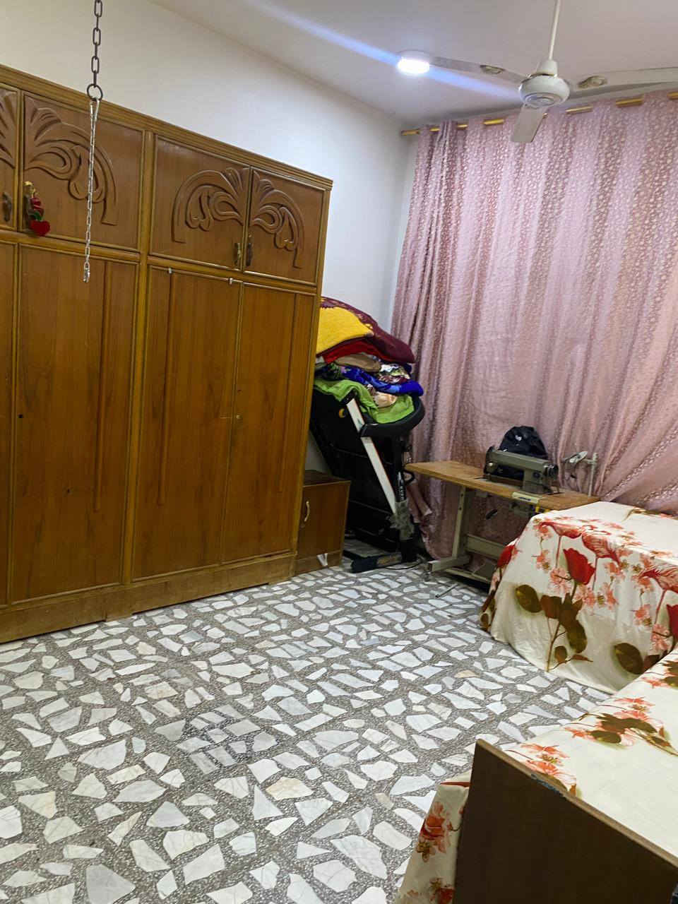 سلام عليكم بيت البيع مساحه 340بدون حديقه مع الحديقه اصيرالمساحه 500مترالسند25طابوزراعي المنطقة المصابيح مقابيل المدرسه المصابيح الاهلي عرض الشارع 9متر والفرع 9متر اذامراوس بيت بدولعي عادي ***********
