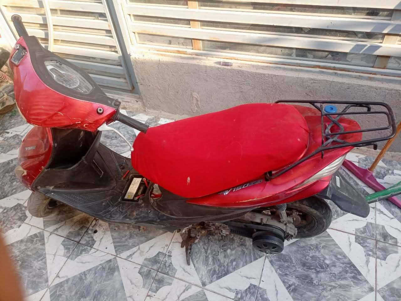 سلام عليكم ل بيع دراجه ادرس FS صيني دراجه شغاله خير من الله نقصه بس رجز مال سلف لن مره يدير ومره يضرب بوش مابيه اي نقص ثاني سعرها 175 الف تفحصه وتشوفه وتقتنع بيه يلا تخذاها  مكاني بغداد رقم تواصل ***********
